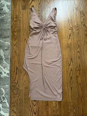 Ruched V-Neck Midi Dress in Mauve Taupe